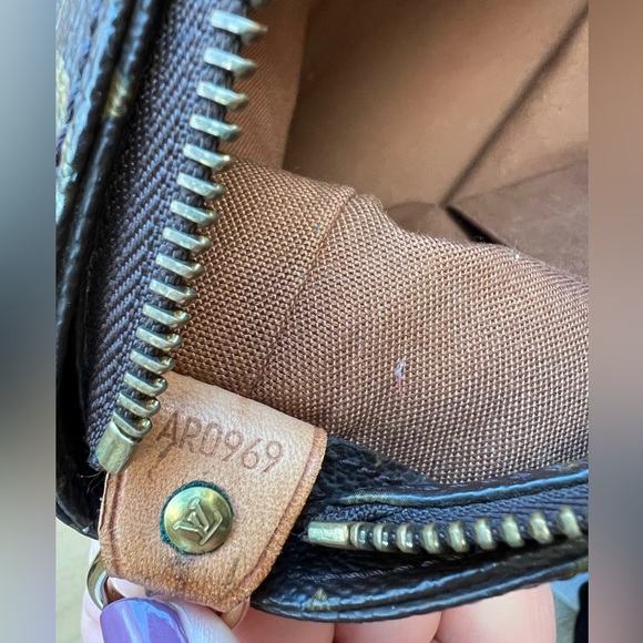 SALE!Louis Vuitton Monogram Canvas Cabas Mezzo bag. Better than neverfull imo - Picture 11 of 17